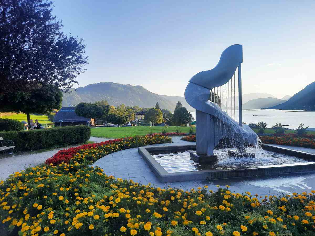 Der Harfenbrunnen in Ossiach